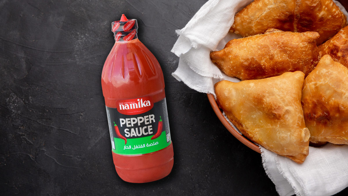 سس فلفل غنی روی غذا